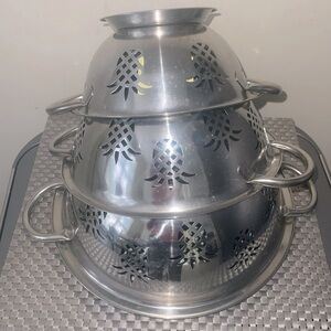 Pineapple Design Set of Colander/Strainer